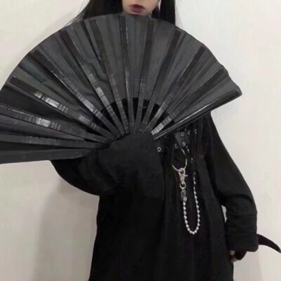 飒爽又带感！17张拿扇子的霸气女生头像合集