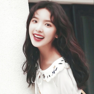 颜值气质双双在线！9张高清气质女生微信头像