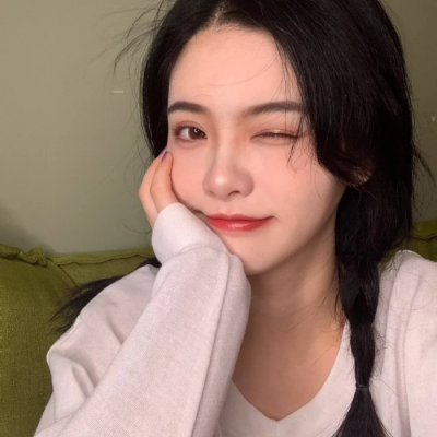 10张氛围感拉满！阳光干净又高级的真人女生头像