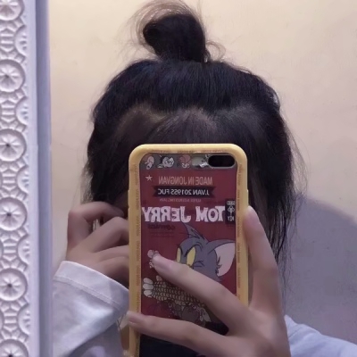 25款女生霸气遮脸头像 用手机挡脸超有范儿