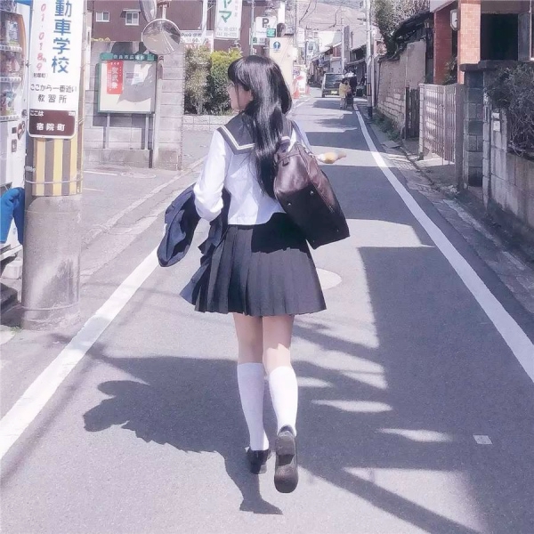 23张超可爱JK制服女生头像 高清好看又软萌