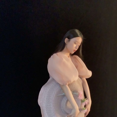 14张高清城市意境女生头像 氛围感拉满的氛围感女头合集