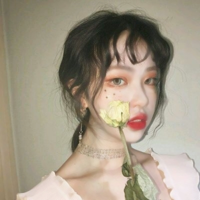 16张高清好看的小姐姐网图头像合集