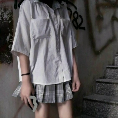 18张高清不露脸！女生下半身部位个性网图头像合集