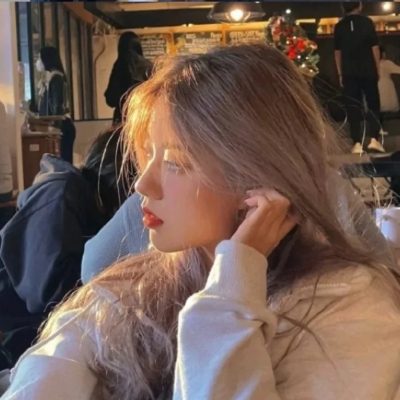 适合网恋用的真人女生网图头像合集（13张）