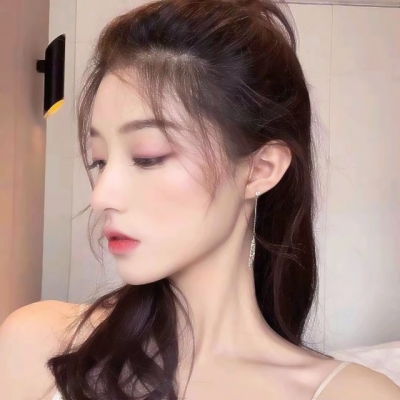 16张高清新款女生微信头像来啦 个性好看真人款直接存