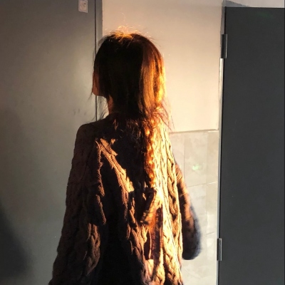女生不露脸唯美背影真人头像（14张）