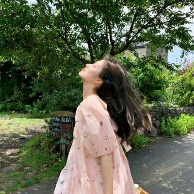 17张高清清新自然款女生QQ头像，氛围感拉满