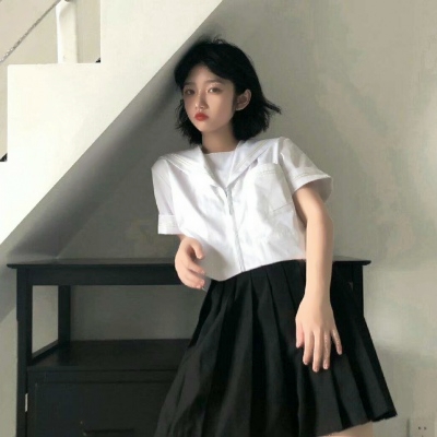 8张真人短发女生头像 高清日常短发少女头像素材