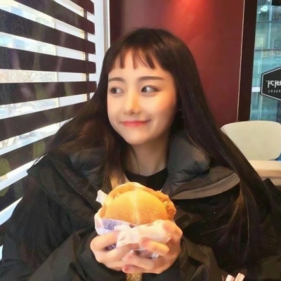 14张高清玩网风女生QQ头像 个性感拉满