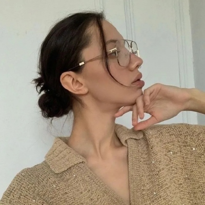 小众又高级！16张冷淡风女生头像合集