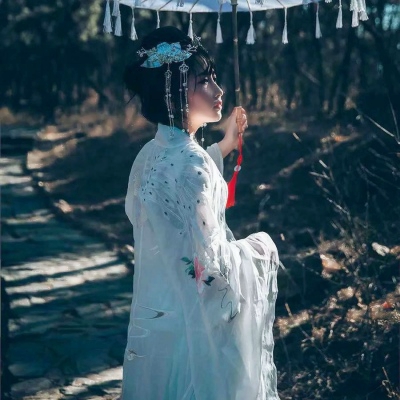 古风高清女生真人古风头像合集 共16张古风美人头像