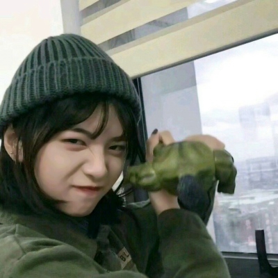 微博女生真人头像合集，28张高清好看的真实女头分享