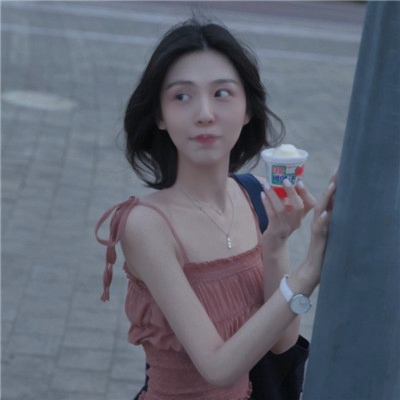 31张高清时尚大气女生头像 好看又百搭的头像合集