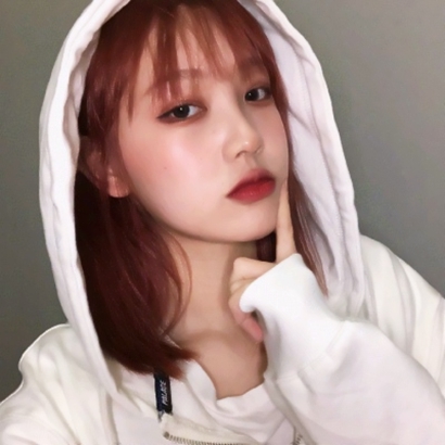 44张高清彩发女生头像合集 挑花眼的绝美发色头像库