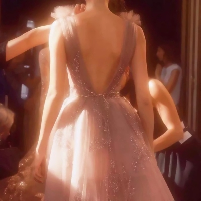 女生穿仙女裙的不露脸半身头像 21张高清图合集