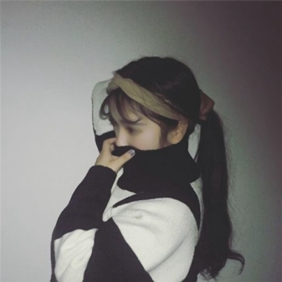 20张高清好看的个性侧脸女生头像合集