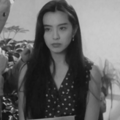 26张高清港风复古黑白女生头像，氛围感拉满