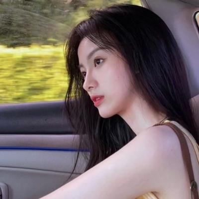 全网爆火的高清网红女生头像 10张合集