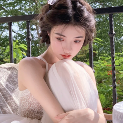 12张元气感拉满的真人小清新女生头像