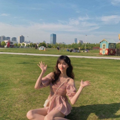 15张高清沉稳又有韵味的成熟气质女生头像合集