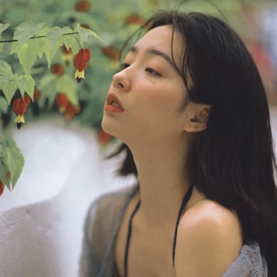 12张氛围感拉满的复古意境女生头像，越看越耐看