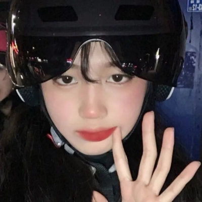 18张适合网恋用的青春活泼女生头像合集