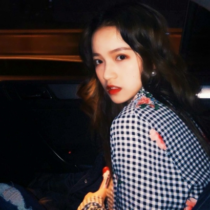 13张ins原宿风女生高清头像合集