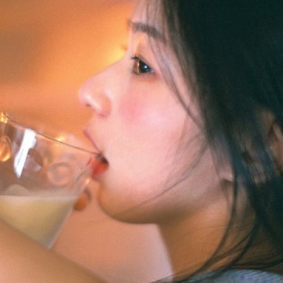 超火高清女生头像合集 共18张