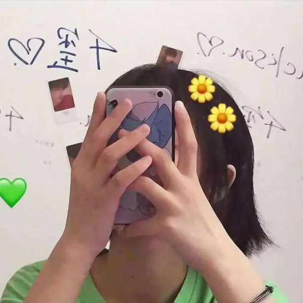 36张超萌带贴纸女生QQ头像 超清可爱款分享