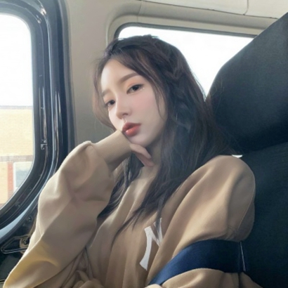 29张颜值在线的小姐姐微信头像 快来挑你喜欢的