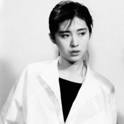 26张高清港风复古黑白女生头像，氛围感拉满