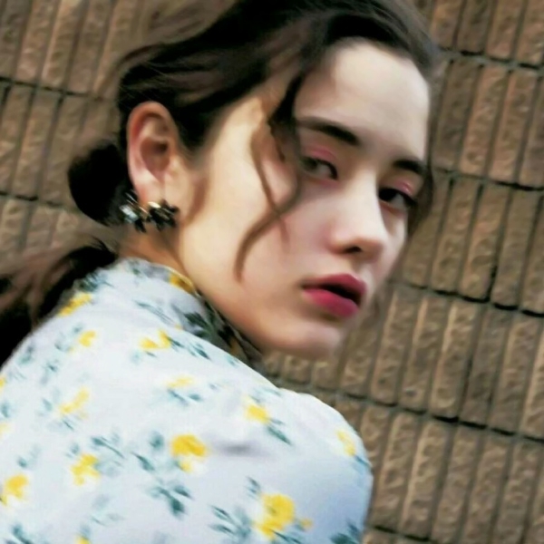 12张超好看个性女生头像 高清质感拉满