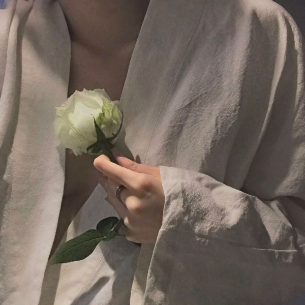 欧美部位女生头像 36张超清性感欧美女头合集