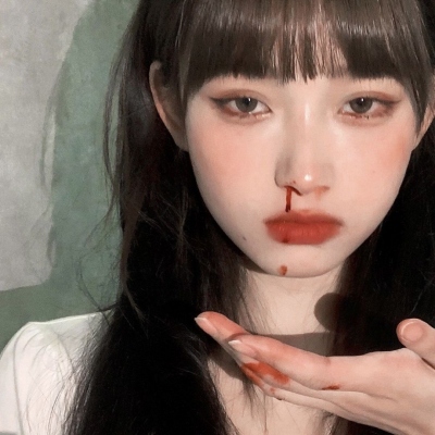 9张又丧又唯美的女生真人头像，氛围感拉满