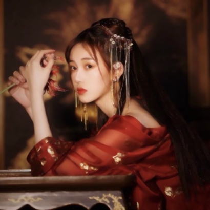 18张高清好看的古风真人女生头像合集