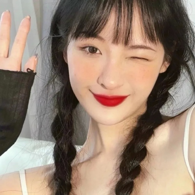 8张质感拉满的甜美真人女生头像，可爱又治愈