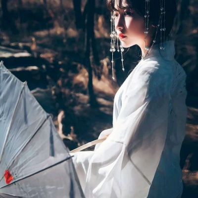 古风高清女生真人古风头像合集 共16张古风美人头像