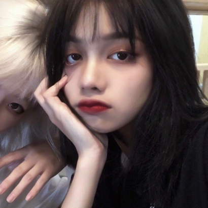 近期热门网络女生头像合集 7张高清好看的网图头像