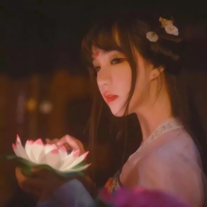 15张高清倾国倾城古风女生真人头像
