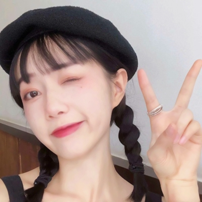 26张高清高冷戴帽女生头像合集