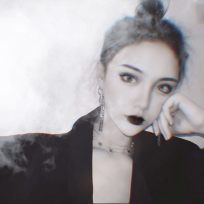 12张高清黑白款！霸气高冷女生真人网图头像