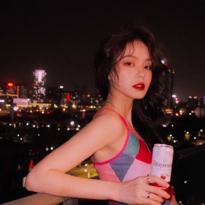 11张有气质又高级的女生头像图