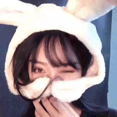 当下热门高清真人女生头像合集 共36张