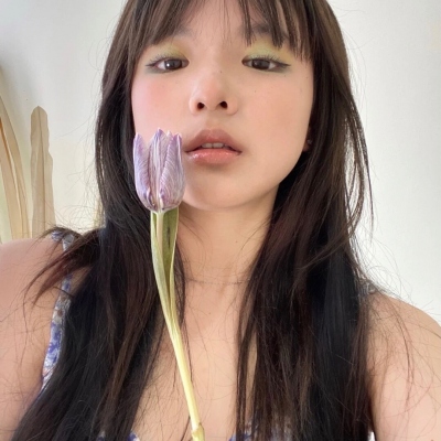 8张超好看的女生真人专属头像合集