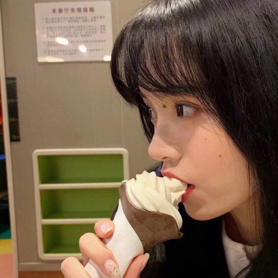 8张超好看的女生真人专属头像合集