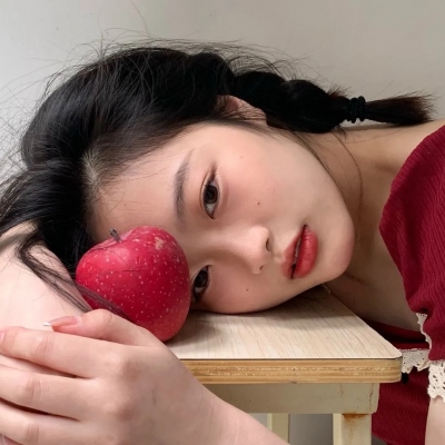 18张适合网恋用的青春活泼女生头像合集