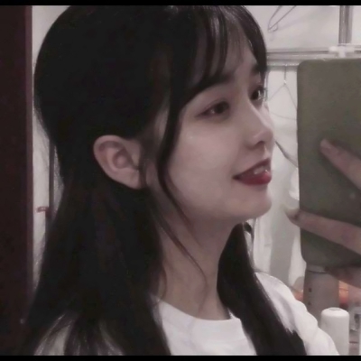 36张最新不露脸高清闺蜜头像合集 新潮女生头像素材