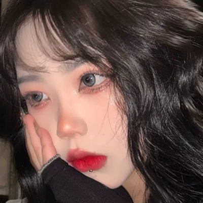 热门女生丧系头像合集 共15张