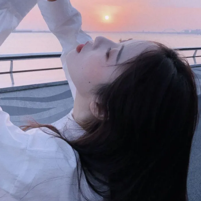版干净高级感微信女生头像合集 共12张